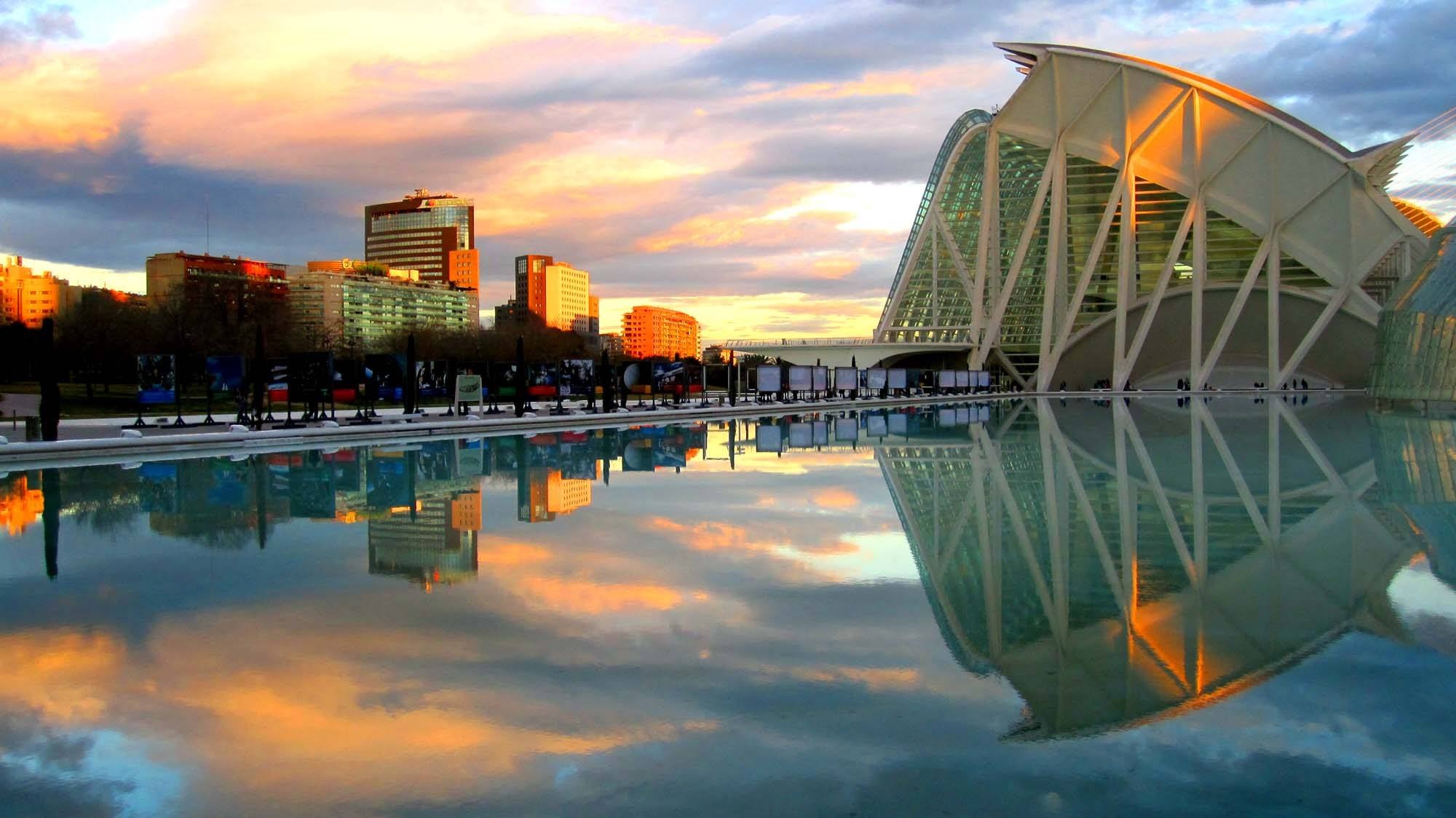Thăm UCV tại Valencia Tây Ban Nha City of Valencia Spain